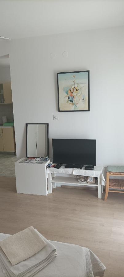 Feel Good Apartment Banjol Exteriör bild